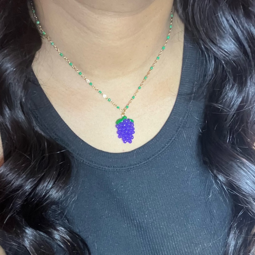 FRUIT SERIES Resin Grape Green Enamel Bead Necklace - Picture 2 of 2